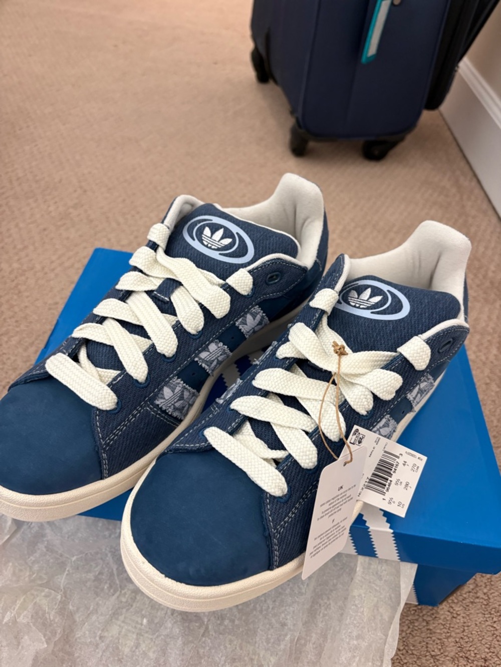 Adidas Navy Blue Campus Sneakers with White Laces NEW W TAGS NEVER WORN